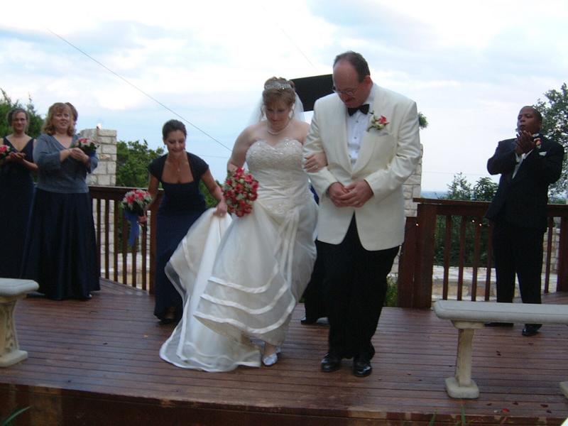 2003/10(Oct)/03(Urbik-Wedding)/800x600_2003-10-05 18-19-43.JPG